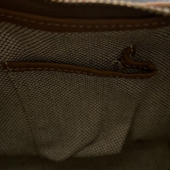 Dooney and Bourke handbag - Picture 7 of 12